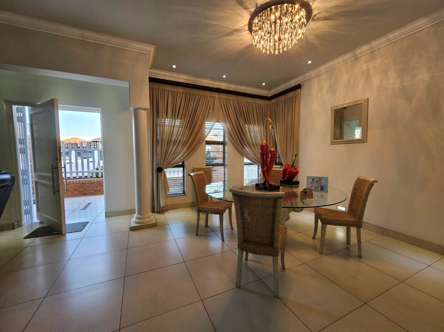 2 Bedroom Property for Sale in Flamwood North West